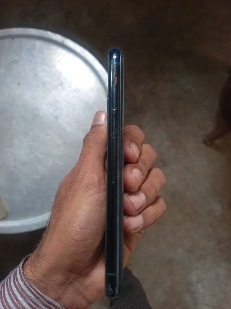 Apple iPhone 11 Pro 3
