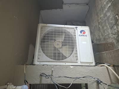 New brand Gree  Ac with big size outer for salle