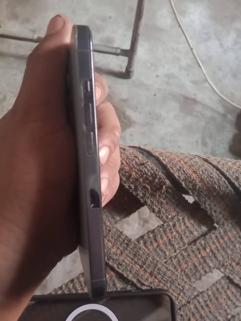 Apple iPhone 13 Pro 2