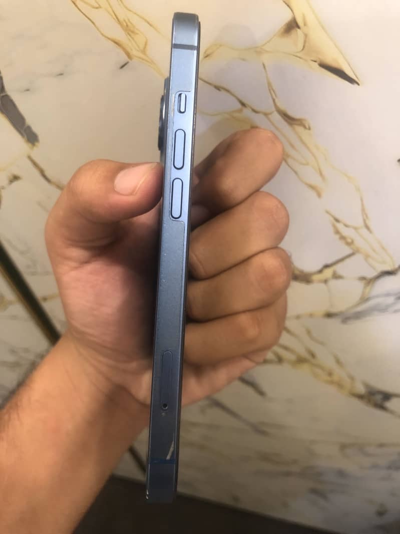 Apple iPhone 13 1