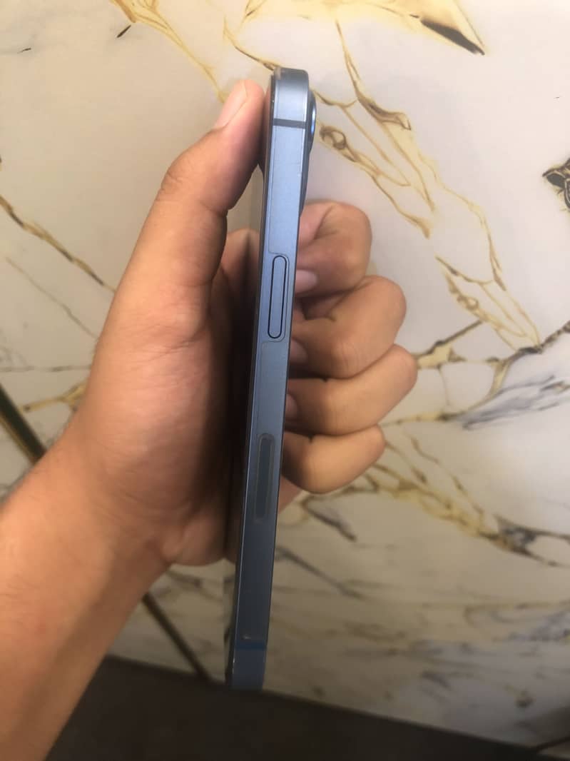 Apple iPhone 13 6