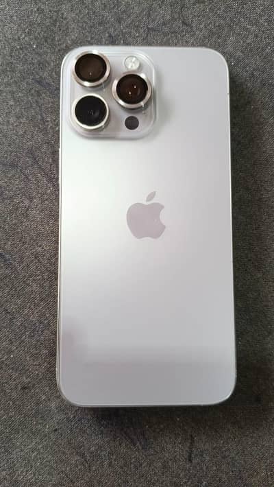 iPhone 15 Pro Max 256GB | Factory Unlocked | 10/10 Mint