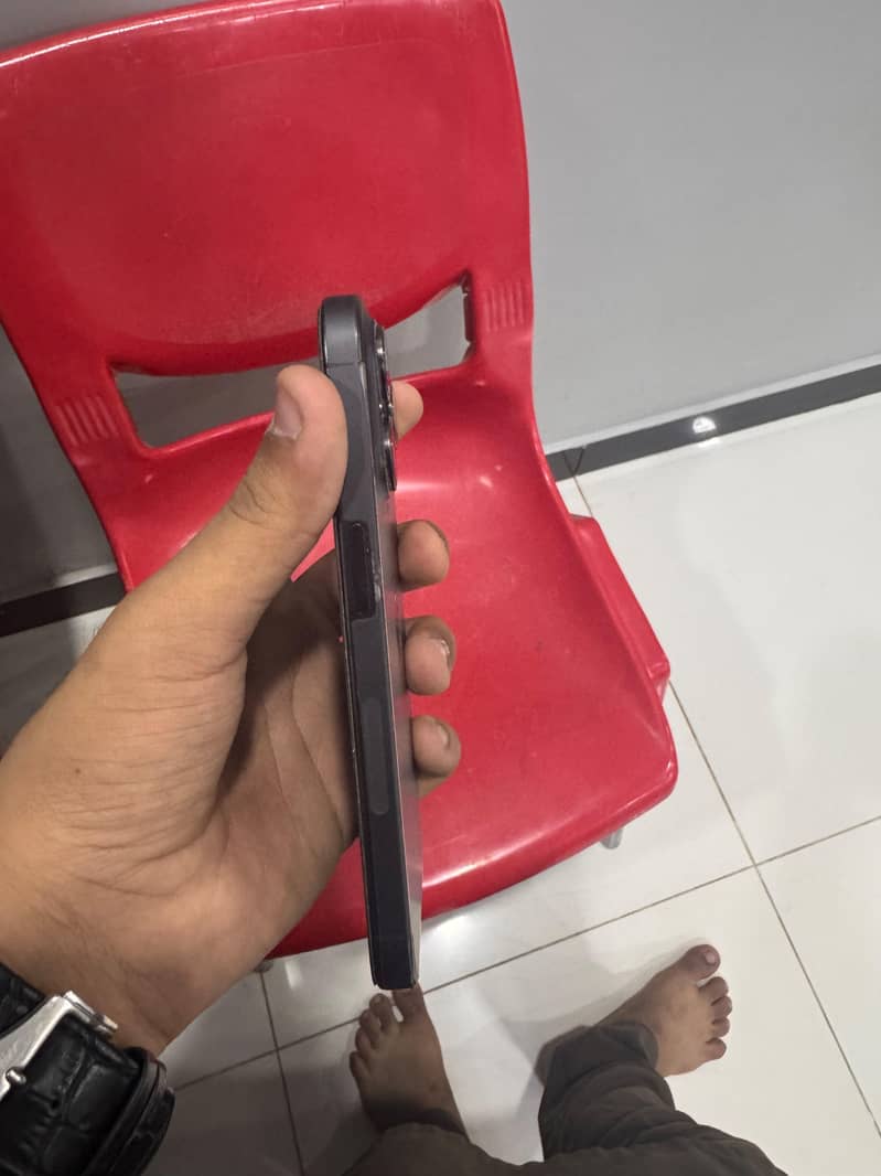 Apple iPhone 15 Pro 3