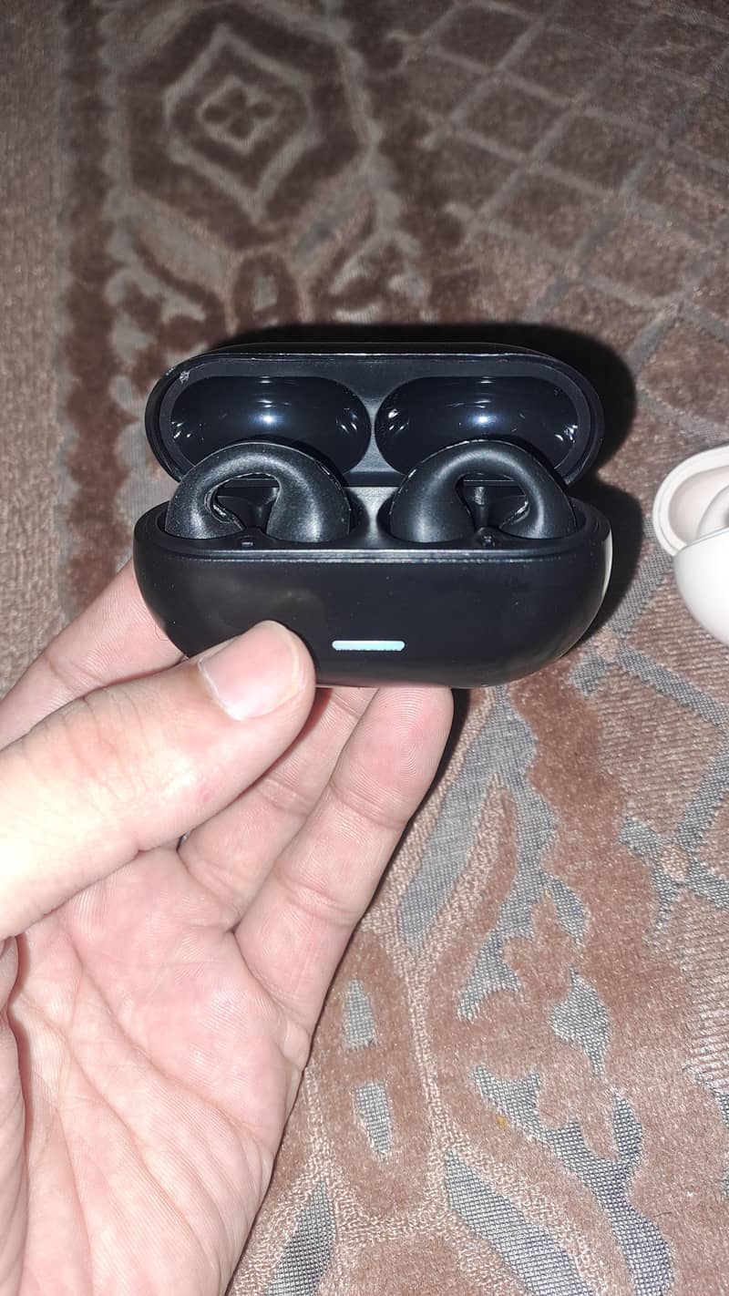 A02 Wireless Earbuds 2