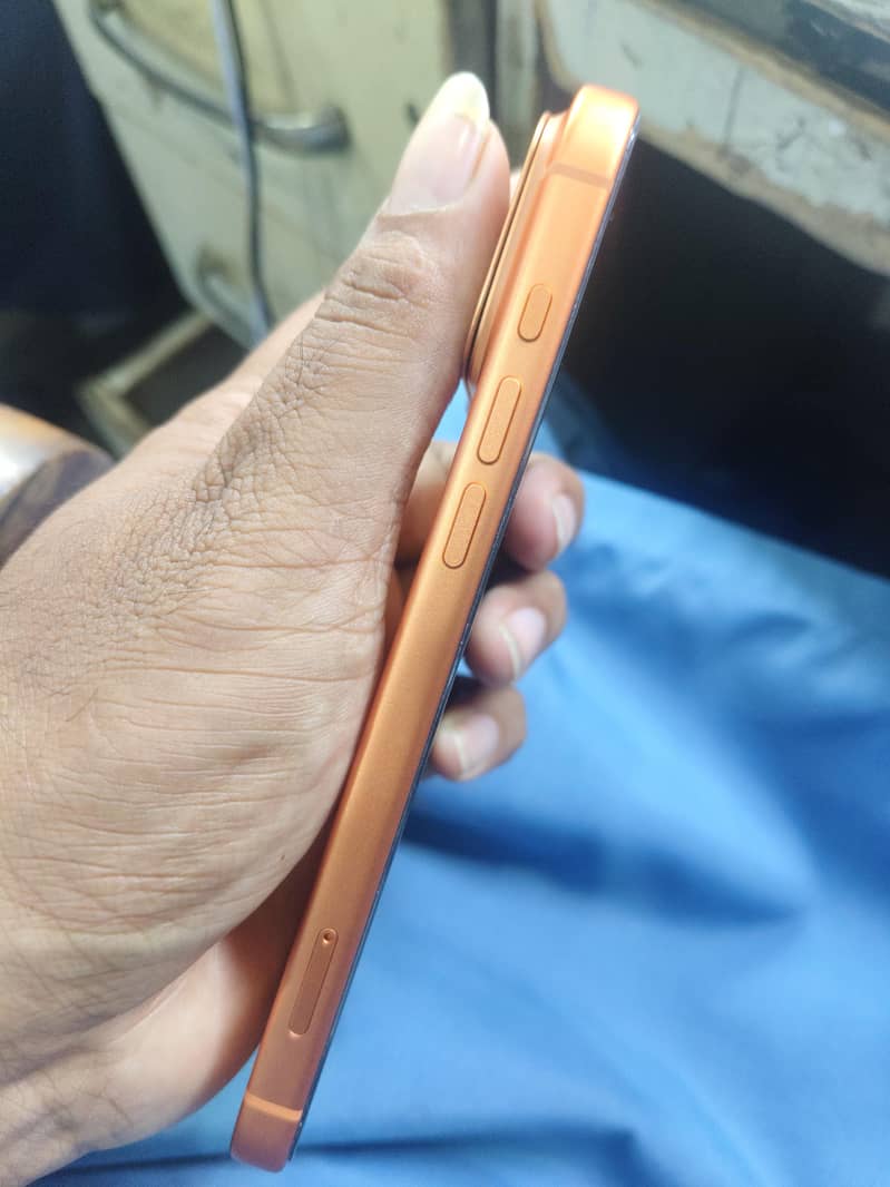 Apple iPhone 17 Pro Max 2
