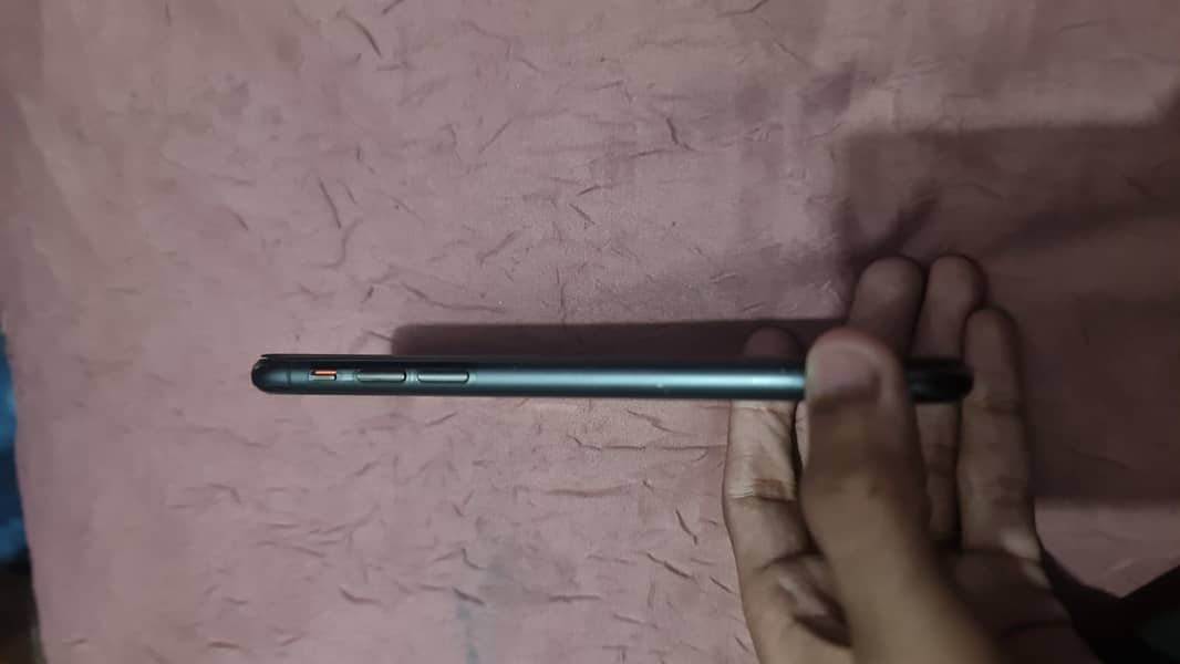 Apple iPhone X 4