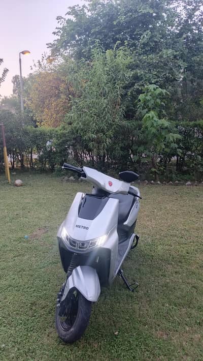 Metro T9 EV Scooty for Sale