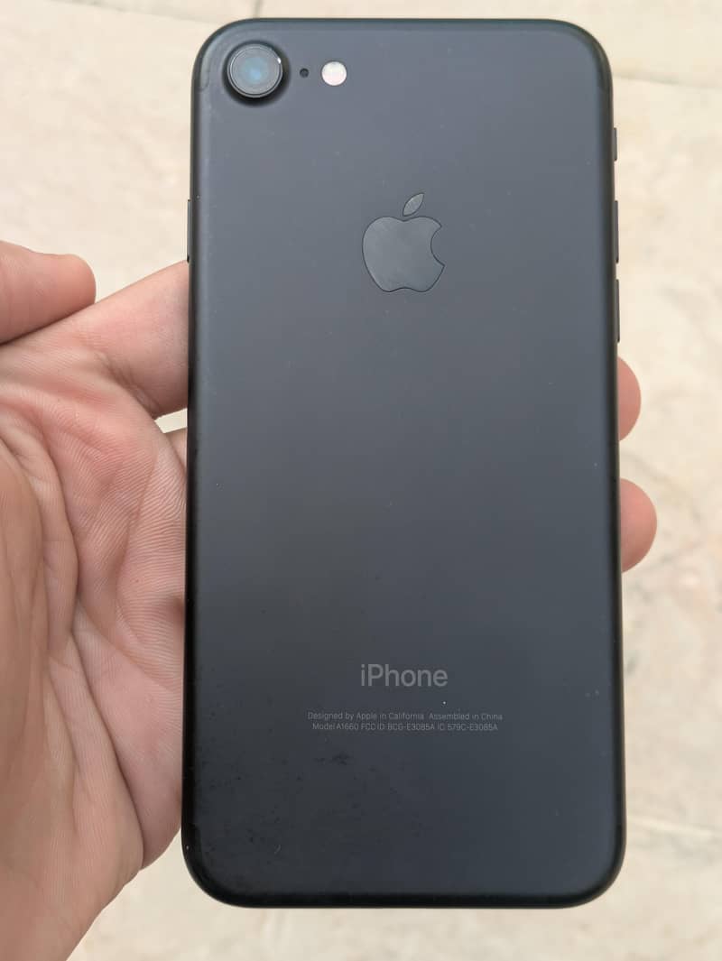 Apple iPhone 7 0