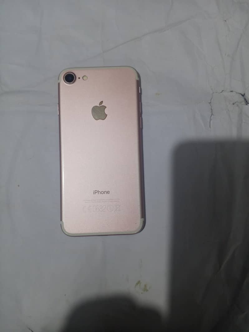 Apple iPhone 7 3