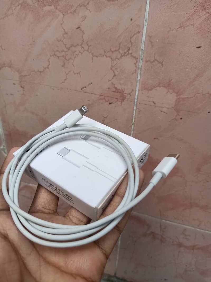 Apple iPhone 13 4