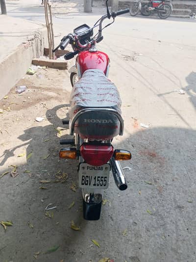 Full lush condition all original parts only home use bike first ownar