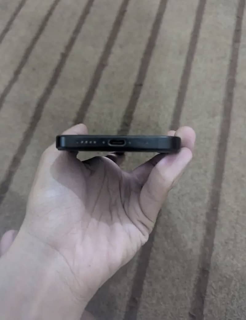 Apple iPhone 15 6