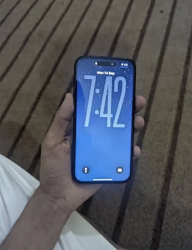Apple iPhone 15 7