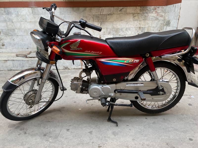 2016 model 70  contact 03006667700 1