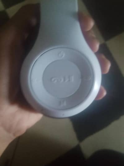 Brand new condition Headphones p47 only 1200