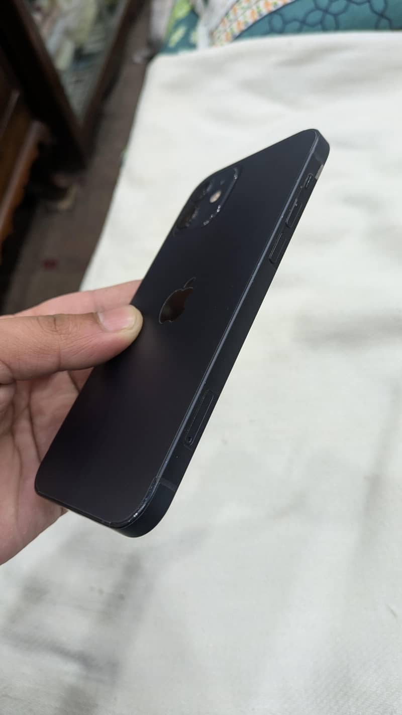 Apple iPhone 12 2
