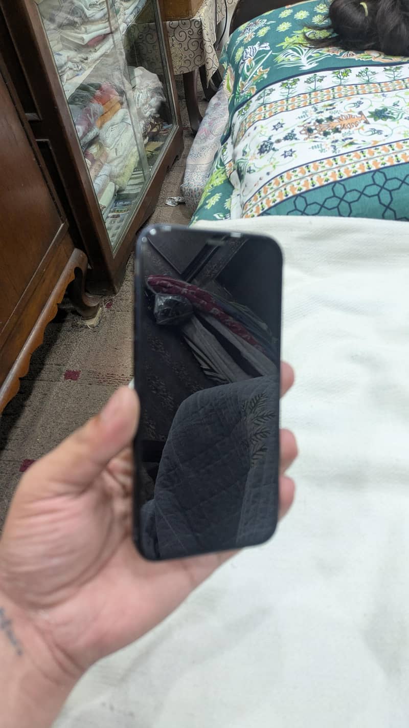Apple iPhone 12 6