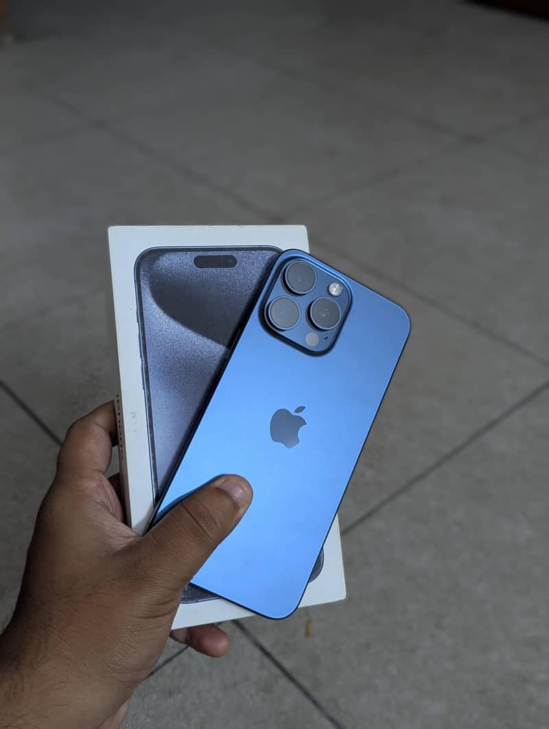 Apple iPhone 15 Pro Max 0