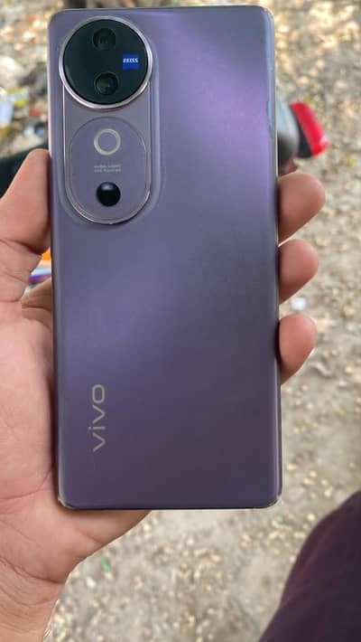 Vivo V40