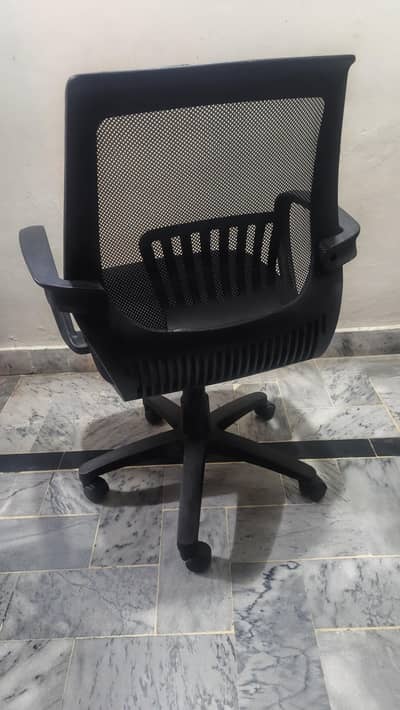 Revolving computer chair available for sale in cheap price