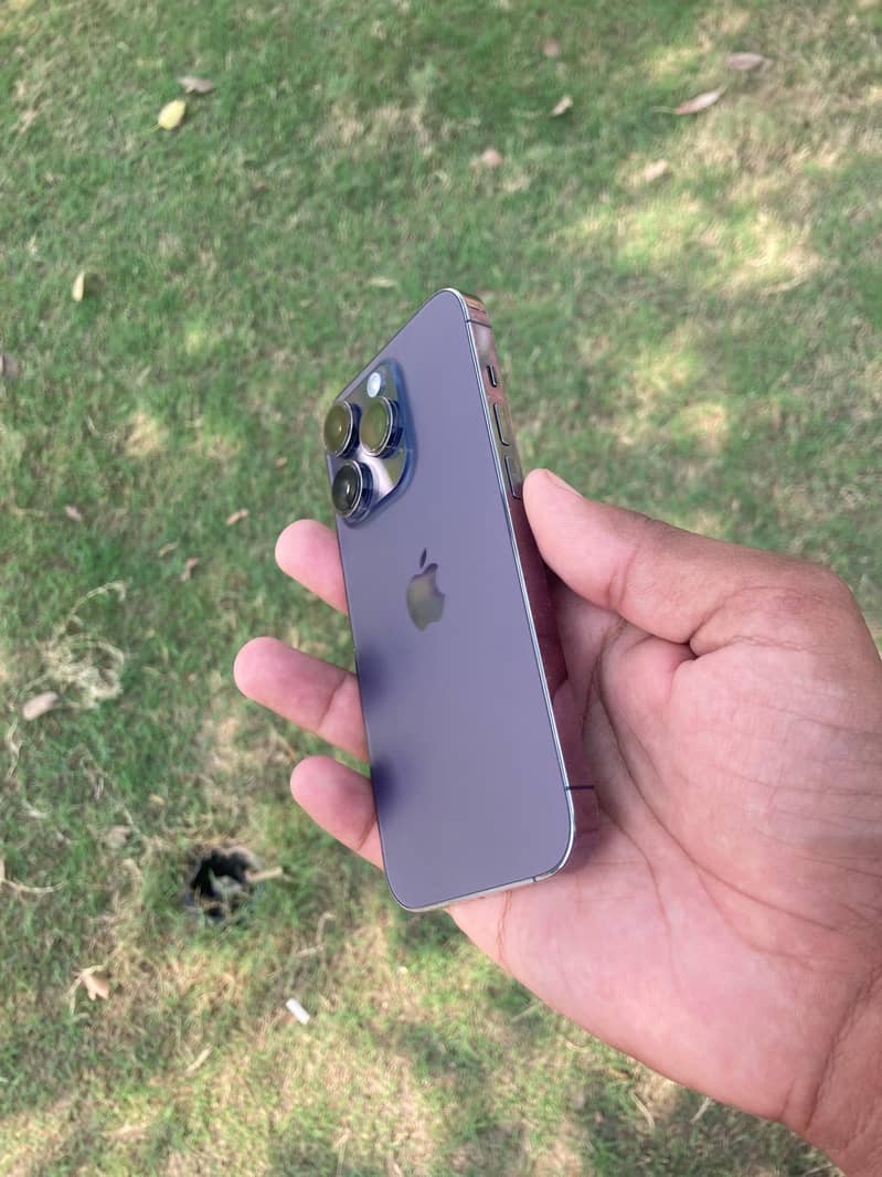 Apple iPhone 14 Pro 1