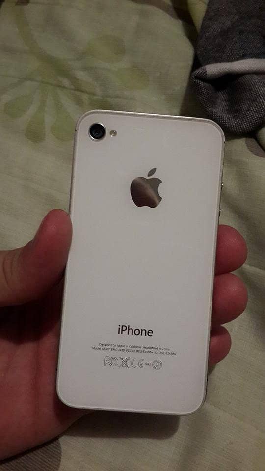 Apple iPhone 4s 1