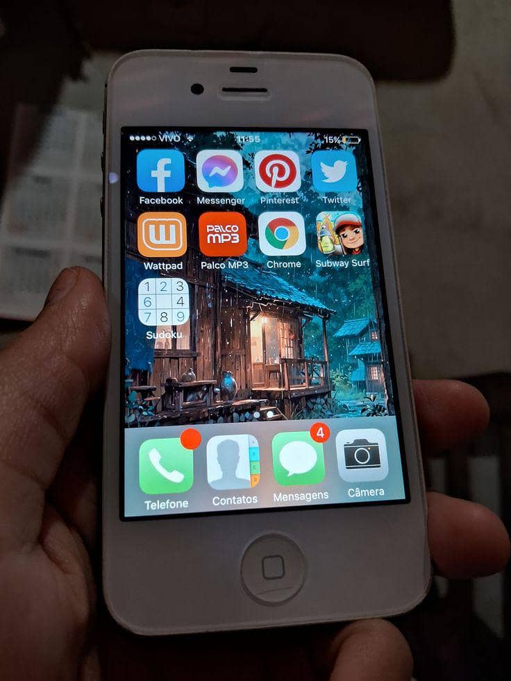 Apple iPhone 4s 7