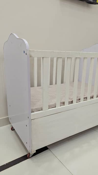 baby cot