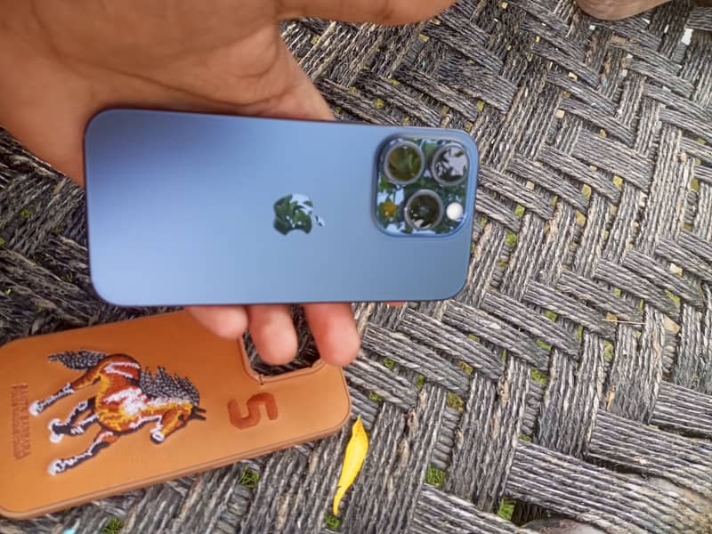 Apple iPhone 15 Pro 2