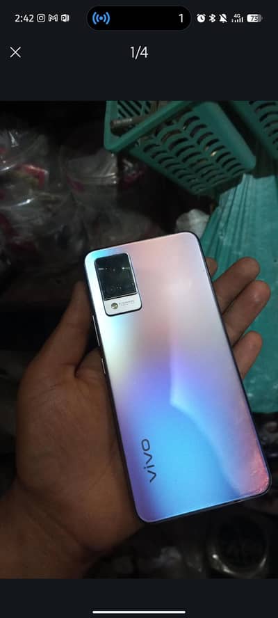 Vivo V21