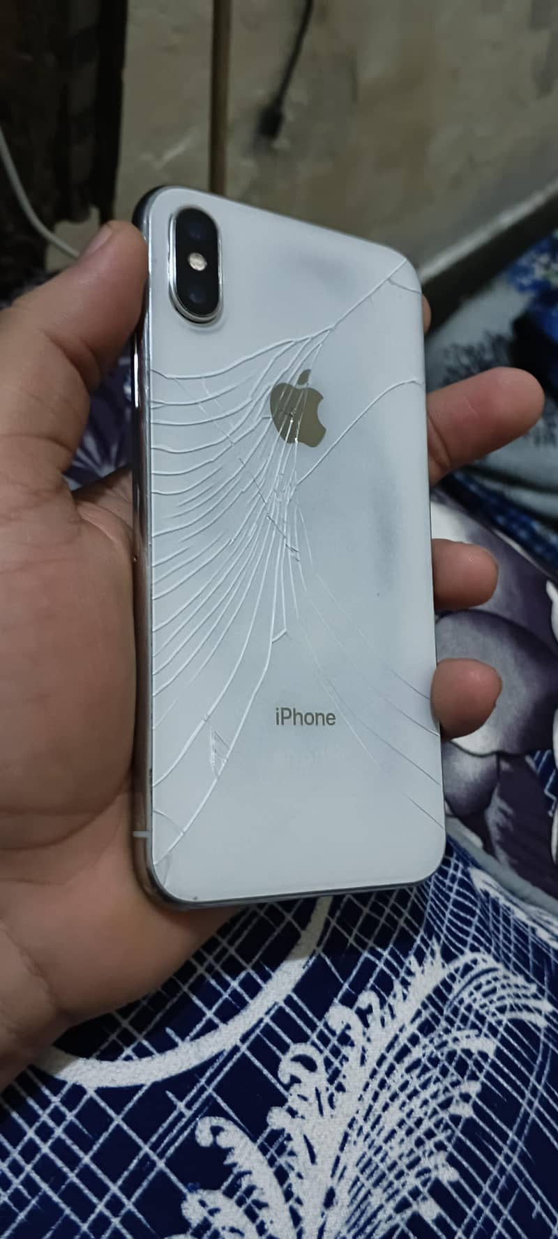Apple iPhone X 4