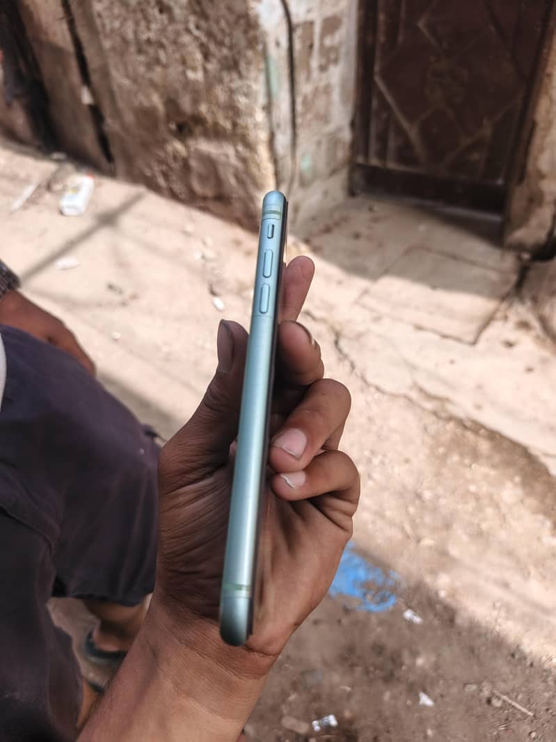 Apple iPhone 11 2