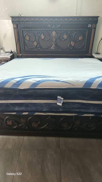 King size bed set with site table, spring mattress and dressing table
