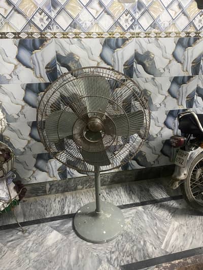 pedestal fan