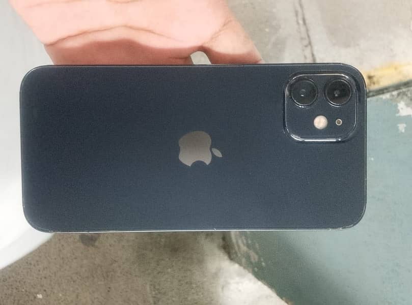 Apple iPhone 12 2