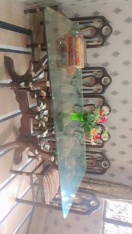 Dining table 0