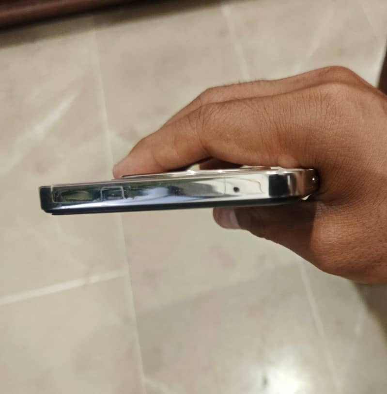 oppo Reno12f 4