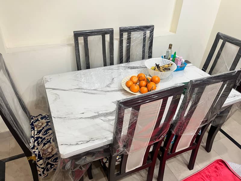 Dining Table with 6 Chairs 0