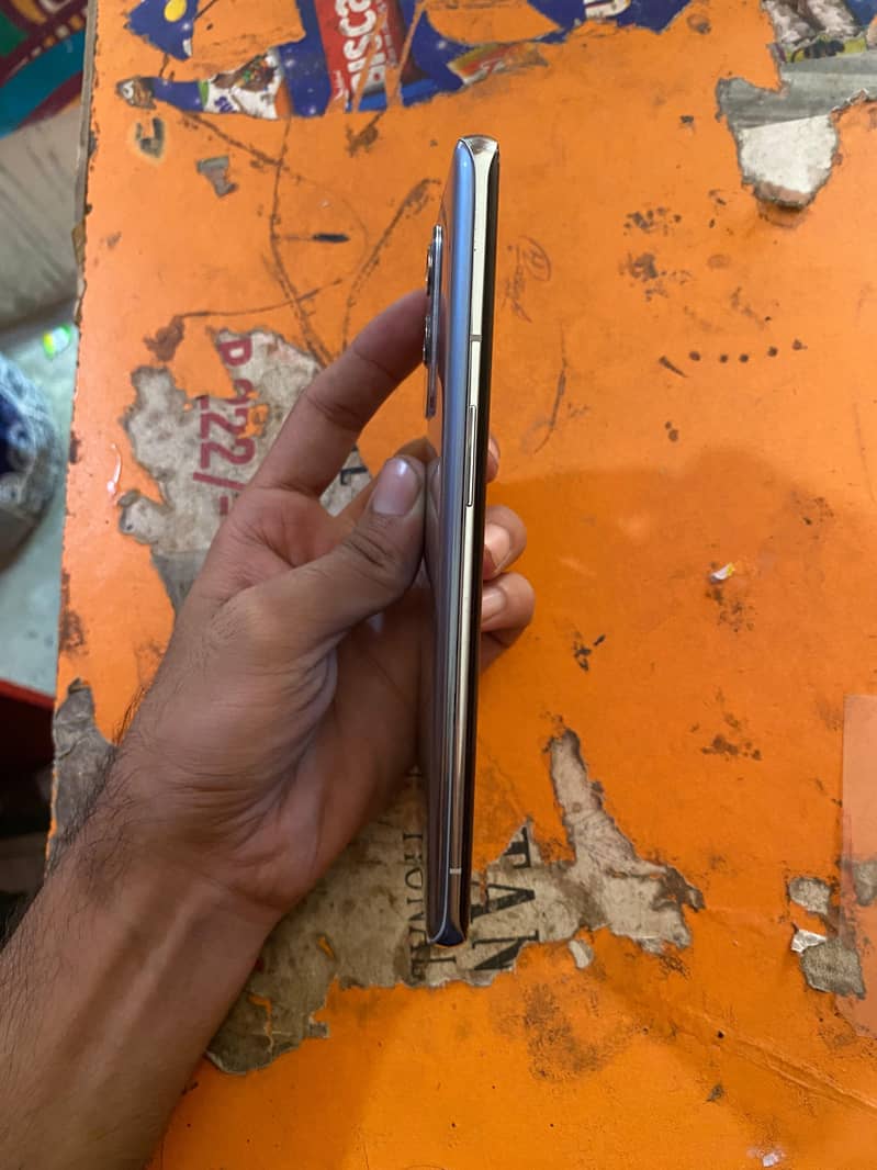 One Plus 9 Pro 4