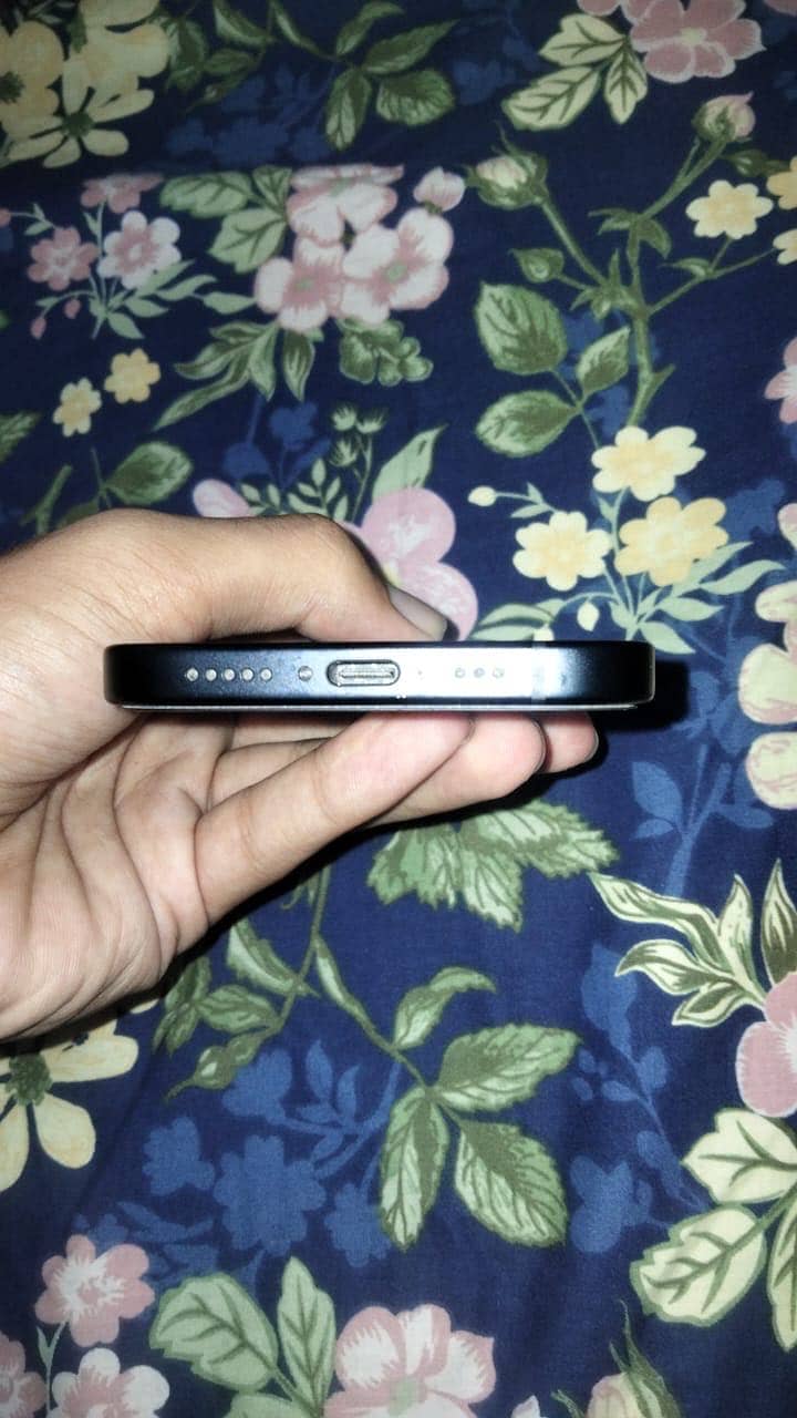 Apple iPhone 15 3