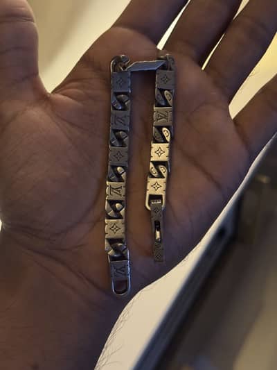 Louis vuitton braclete