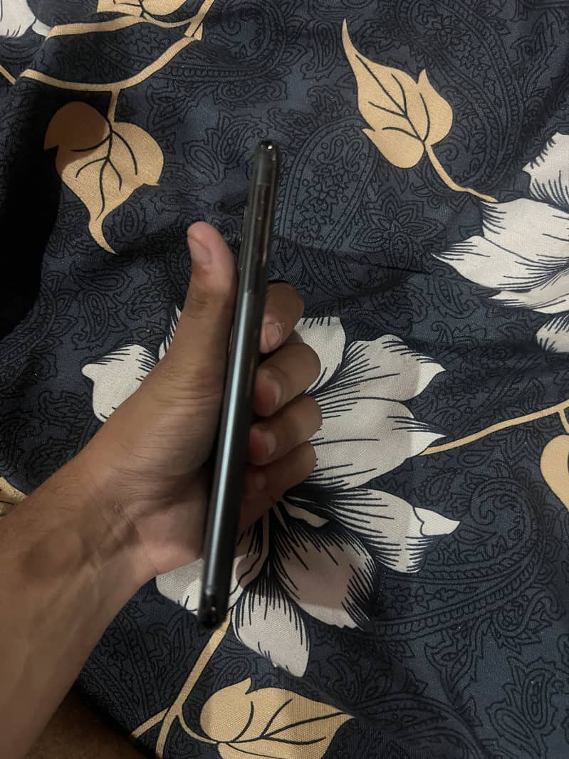 iPhone 11 Pro Max 1