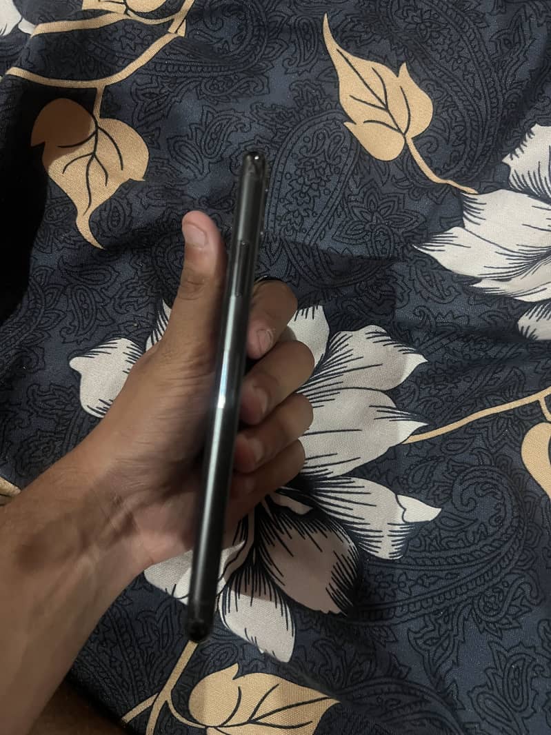 iPhone 11 Pro Max 6
