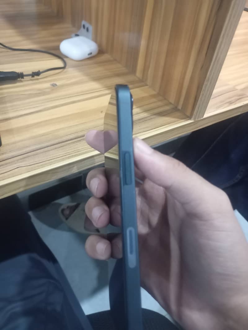 Apple iPhone 13 1