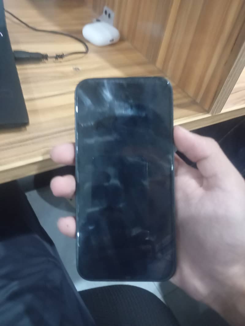 Apple iPhone 13 2