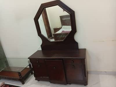 1x dressing table and a small table along with it of puresheesham wood