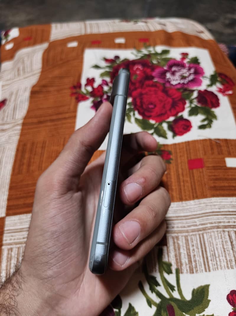 Google Pixel 8 3