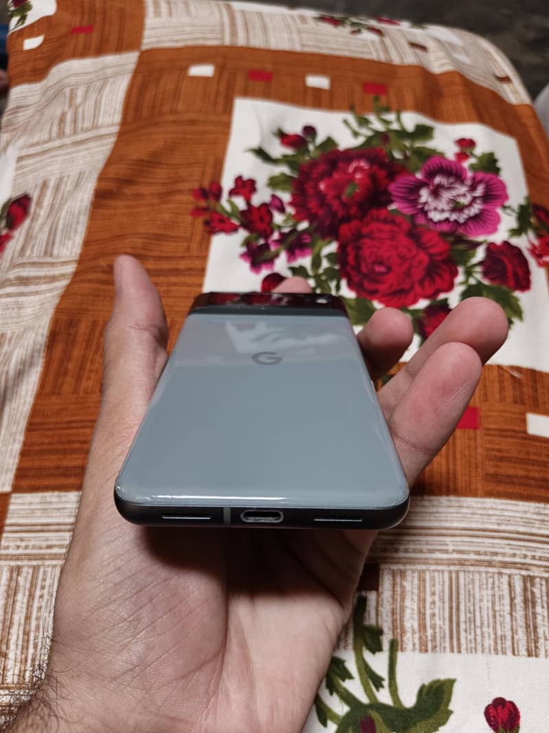 Google Pixel 8 6
