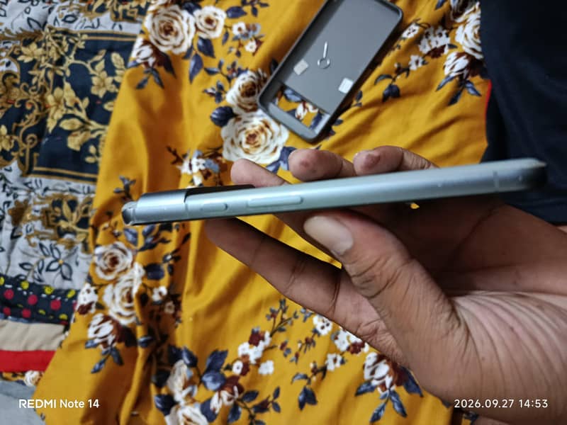 Google Pixel 8 2