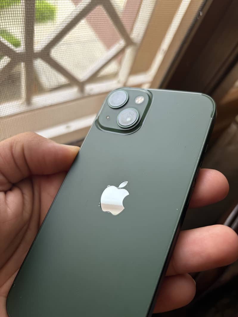 Apple iPhone 13 0